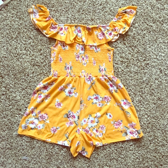 ruffle off the shoulder floral romper - Picture 3 of 6